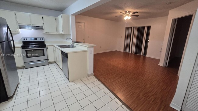 Photo - 400 Palm Cir W Unit 305