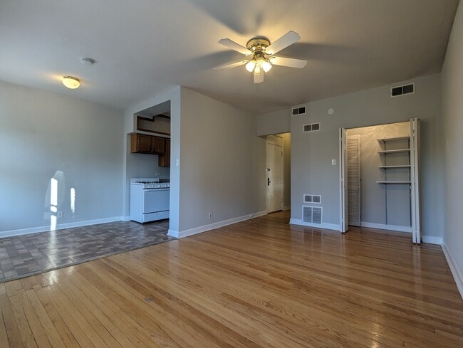 Photo - 2234 W Wilson Ave Unit 201