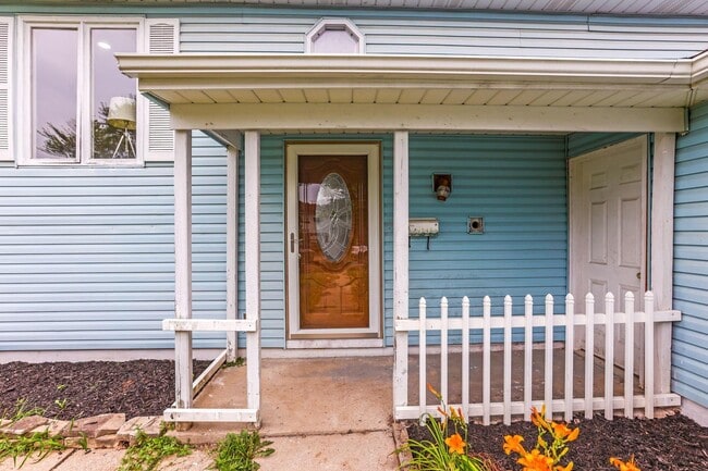 Photo - 3747 Christie Rd W