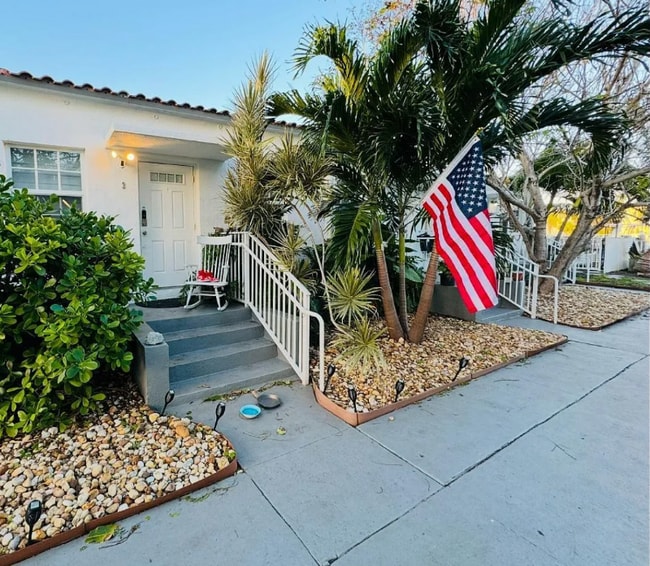 Building Photo - 8401 Crespi Blvd Rental