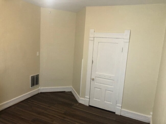 Photo - 603 W William St Unit 1