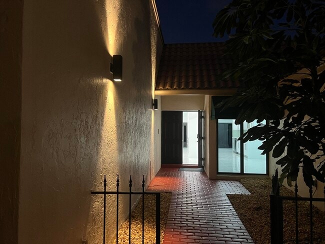 Photo - 6545 Las Flores Dr