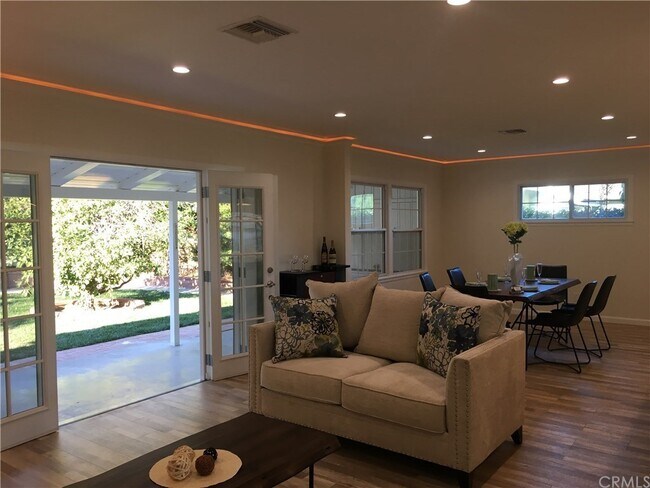 Photo - 15931 Tuba St