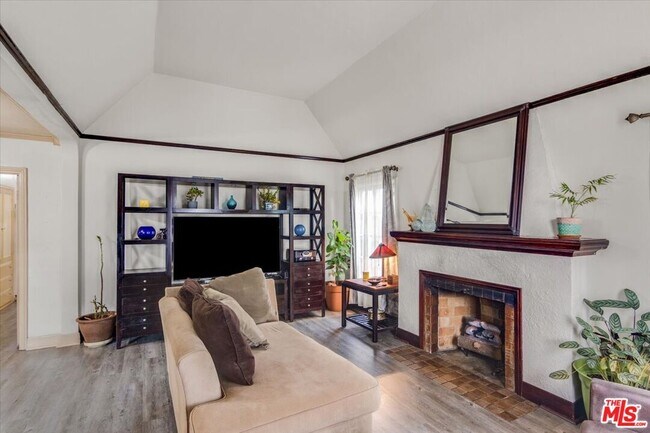 Photo - 6905 Cimarron St