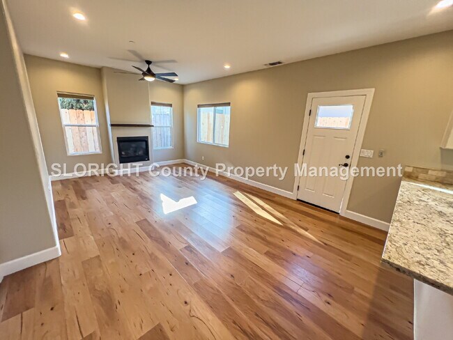 Photo - AVAILABLE NOW - Spacious Home Close to Downtown Paso Robles - 3 Bed / 2.5 Bath