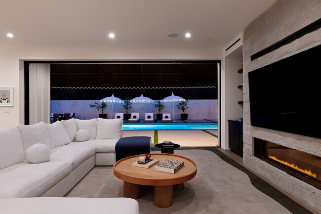 Photo - 19460 Rosita St