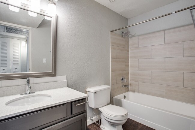 Photo - The Mark at 2600