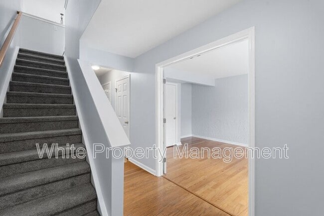 Photo - 13810 Hill St