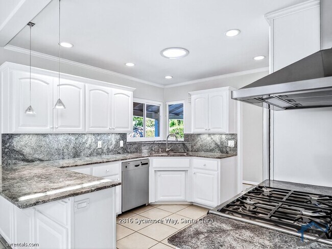 Photo - 2816 Sycamore Way