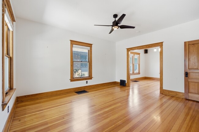Photo - 1154 Hotz Ave