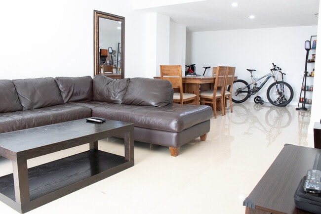 Photo - 1621 Collins Ave Unit 310