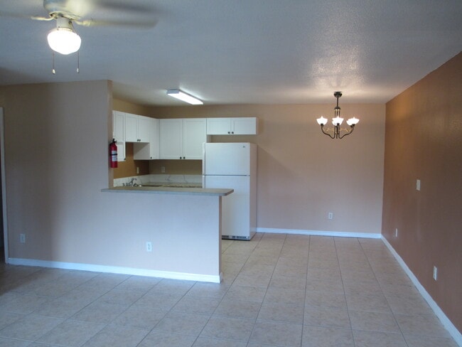 Photo - 800 N Fiske Blvd Unidad 103