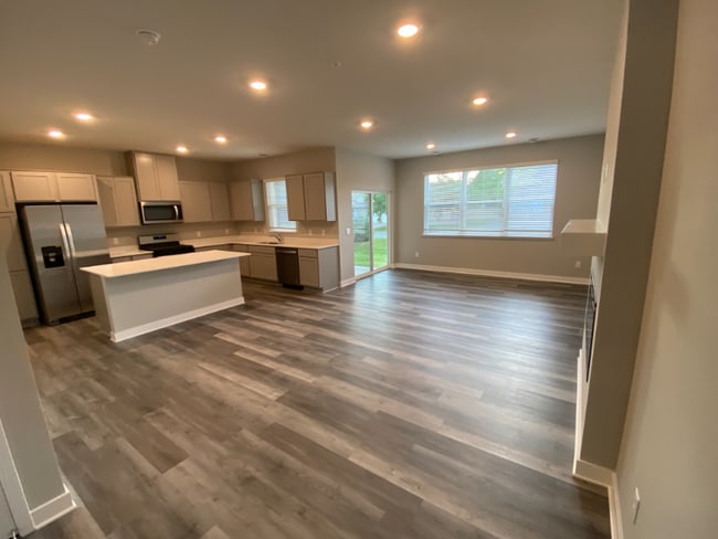 Photo - 17079 Dysart Pl