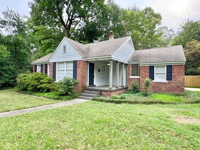 Photo - 907 Echles St