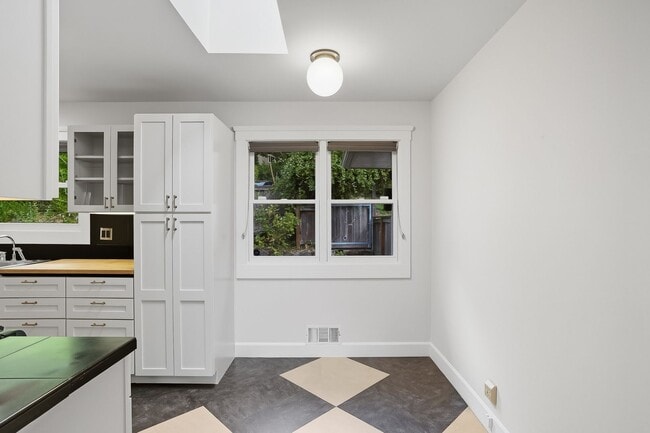 Photo - SW Portland!! Stunning 4-Bedroom Home with...