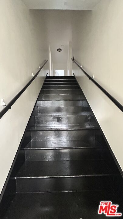 Photo - 851 W 41st Dr