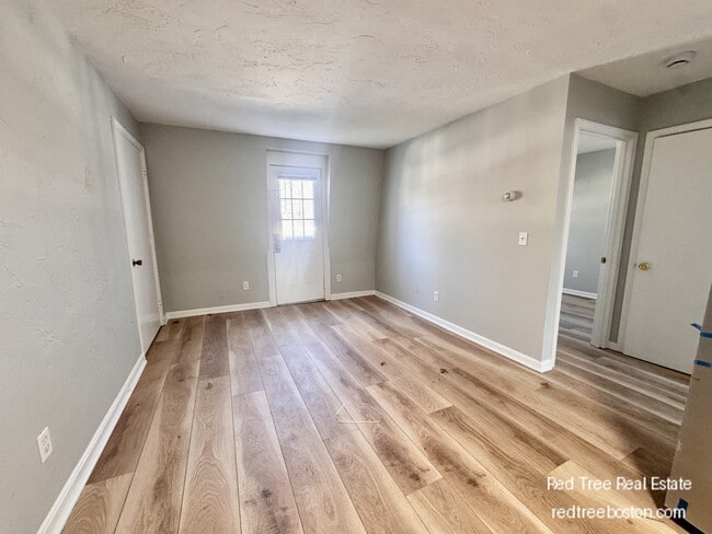 Photo - 68 Readville St