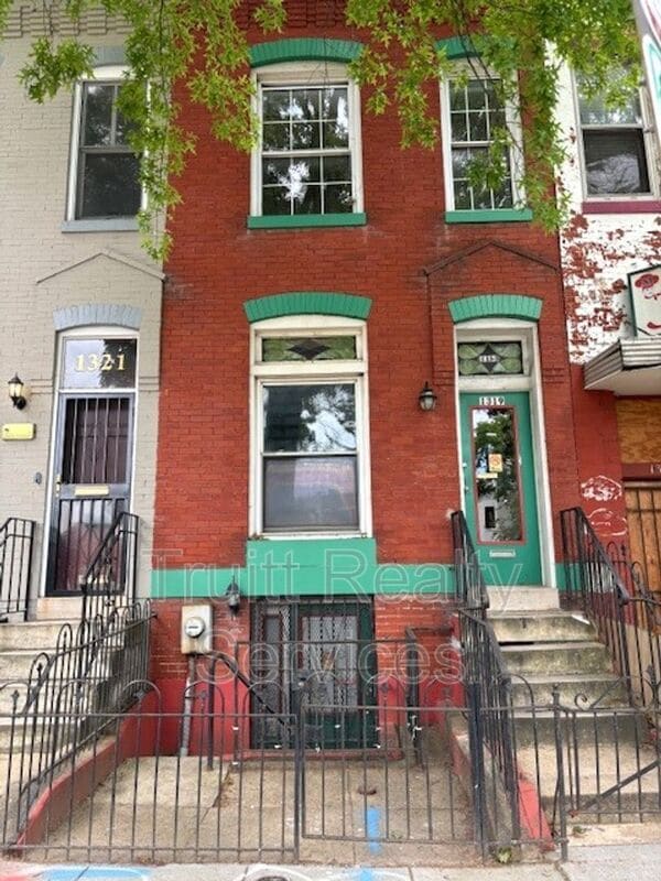 Building Photo - 1319 Pennsylvania Ave. SE Unit #2