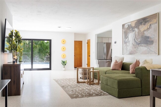 Photo - 1860 SW 13th St