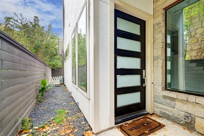 Photo - 609 W Pierce St