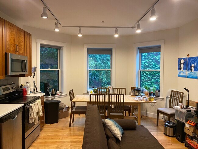 Photo - 367 Harvard St Unidad 4