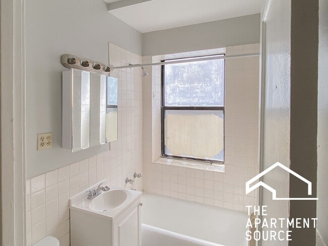 Photo - 540 W Briar Pl Unit 7H