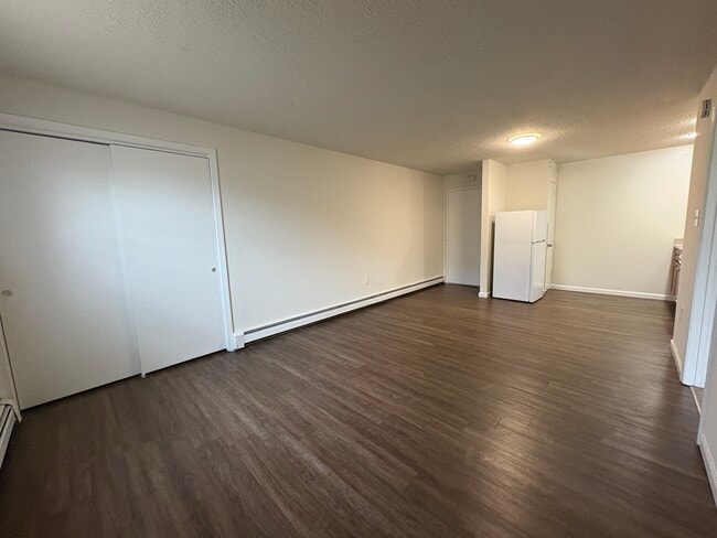 Photo - Riveredge Square Apartments