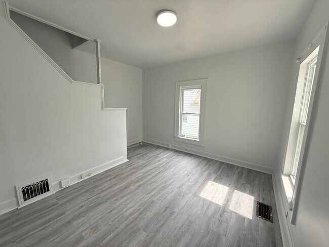 358 Russell St