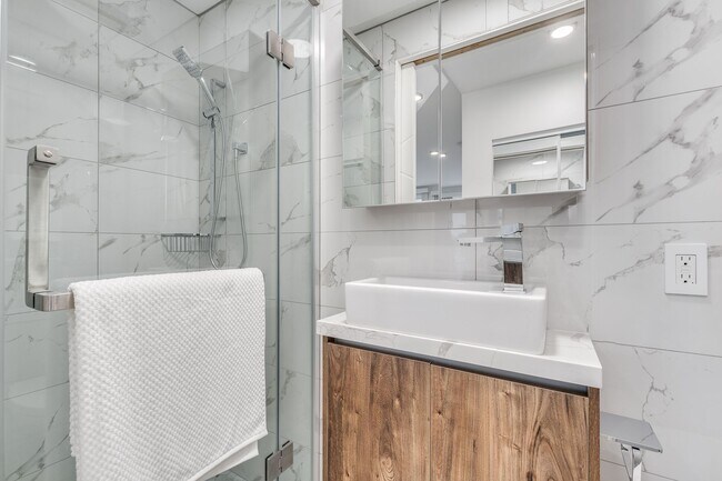 Photo - 1170 Barclay St Unit 204