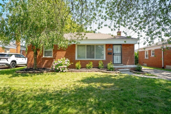 Building Photo - 3 Bedroom Ranch - $2650 Rental