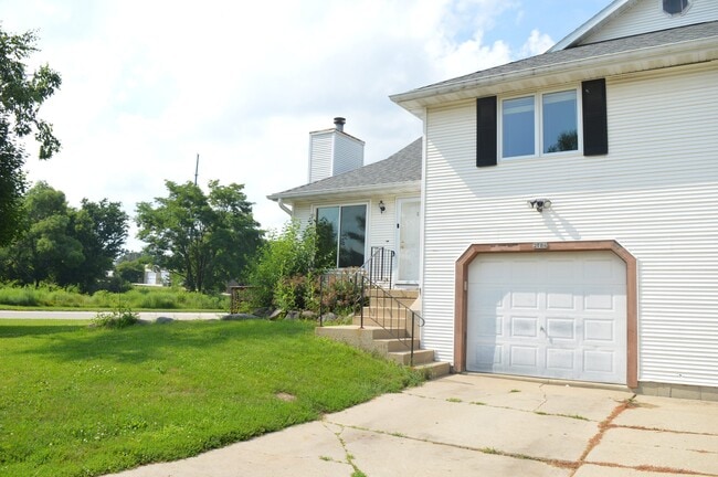 Photo - 2704 Norwich St Townhome