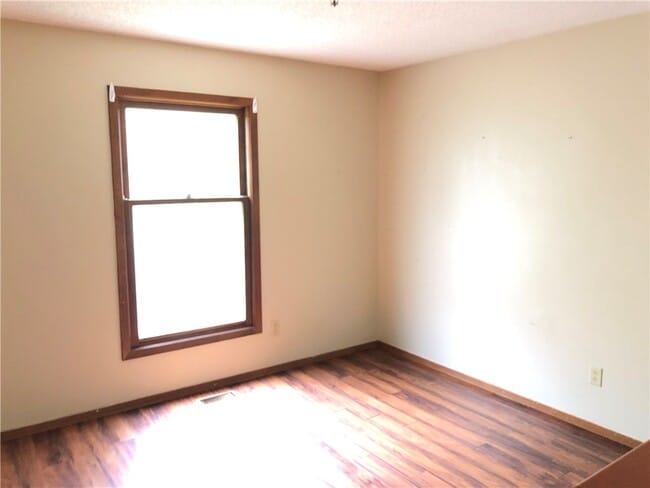 Photo - 6 Netherton Ln