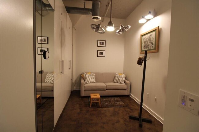 Photo - 172 Haynes St SW Unit 208