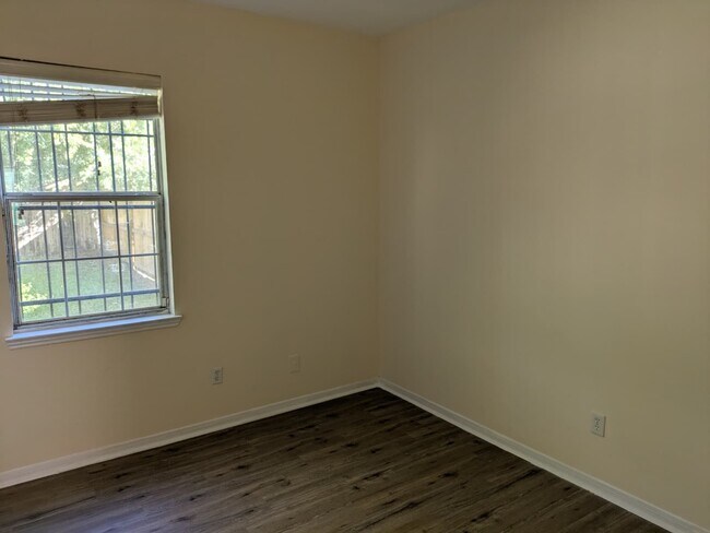 Photo - 4523 Perry St