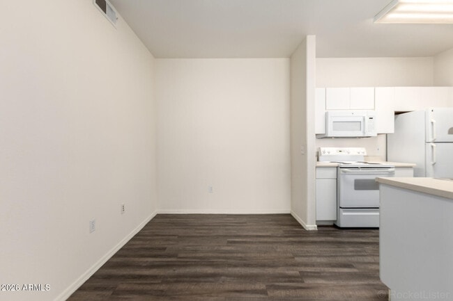 Photo - 3302 N 7th St Unidad 210