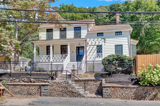 324 Woodbine Ave