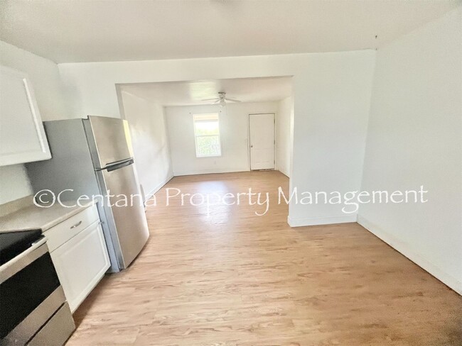 Photo - 2205 Locust St