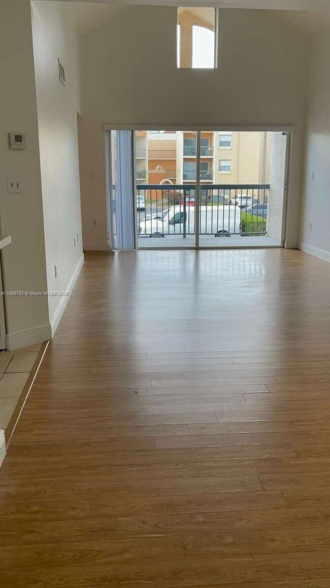 Photo - 6288 NW 186th St Unidad 201