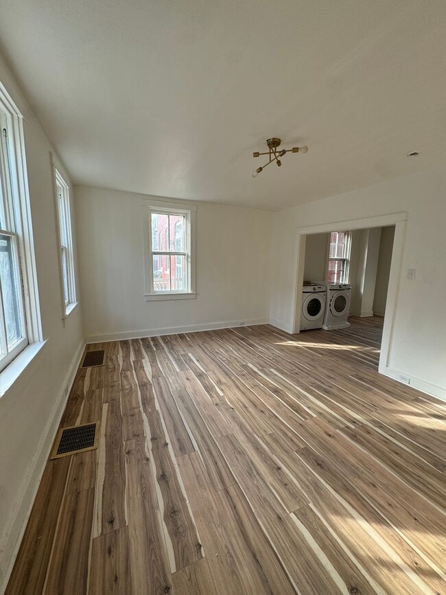 Photo - Fully Renovated 4 bedroom - Don't Miss Thi...