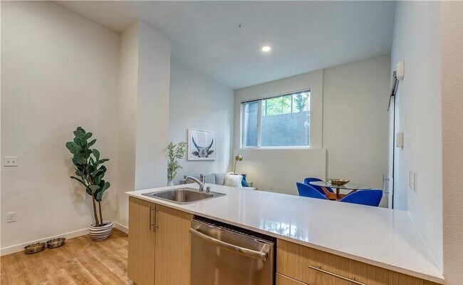 Photo - Beautiful 1bd in Capitol Hill!