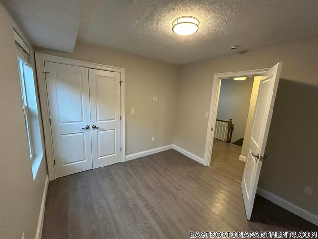 Photo - 194 Maverick St Unidad 3