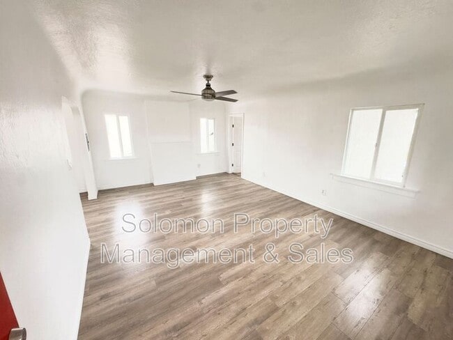 Building Photo - 3327 1/2 Polk Ave