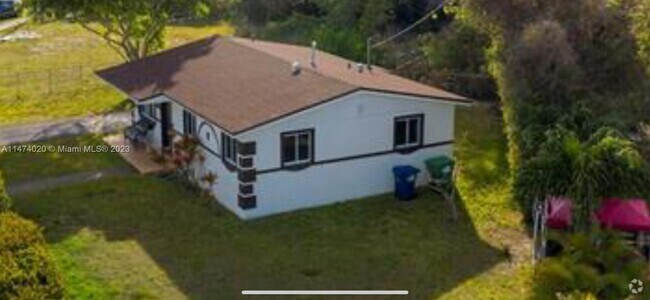 Building Photo - 15200 Railroad Dr Rental