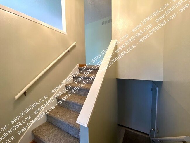 Photo - 713 SE Hackley Ave
