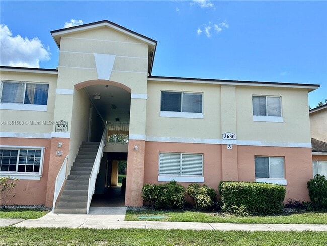Building Photo - 3630 N 56th Ave Unit 310 Rental
