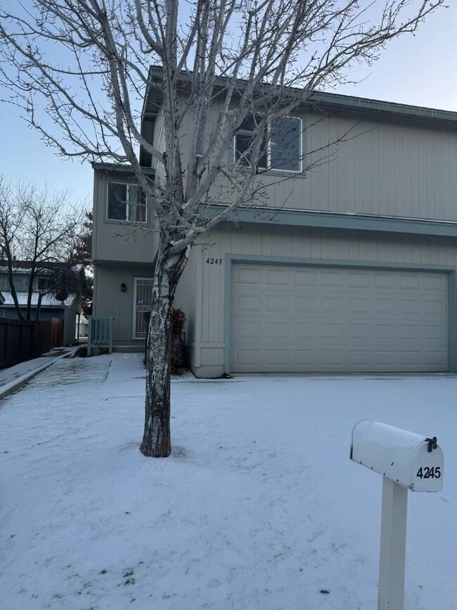 Photo - Townhouse in Carson for rent $2300 a month, 3 Bedroom, 2.5 baths, water/sewer paid by owner