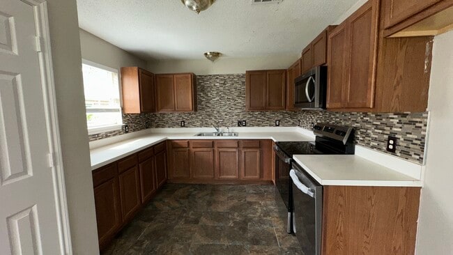 Photo - 7929 Hull Ave