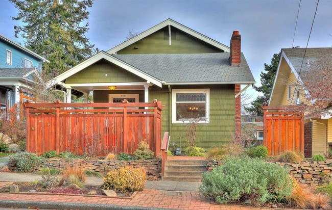 Huang Duplex - Huang Duplex Unit Main House