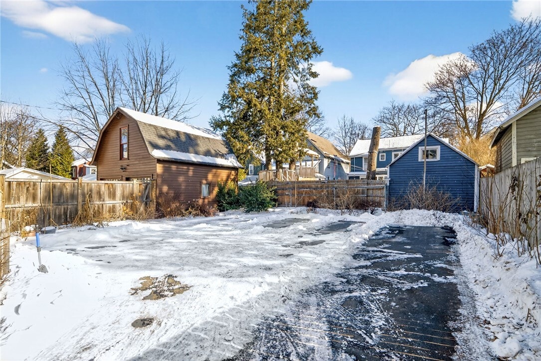 Photo - 607 N Cayuga St