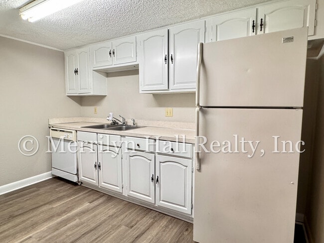 Photo - 122 Jefferson Pl